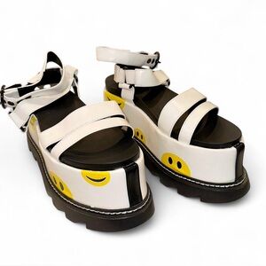 Keep Smiling Platform Sandals